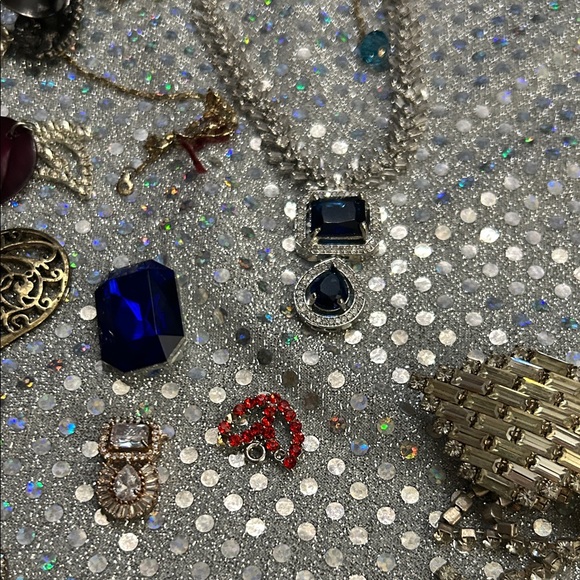 Beautiful misc parts and pendants, single earrings  for up cycling jewelry., - Picture 3 of 12